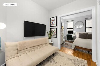 349 W Broadway in New York, NY - Building Photo - Building Photo