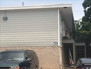 2532 Charlotte St-Unit -2 in Denton, TX - Building Photo - Building Photo