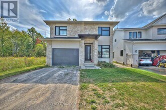 146 Hodgkins Ave in Thorold, ON - Building Photo - Building Photo