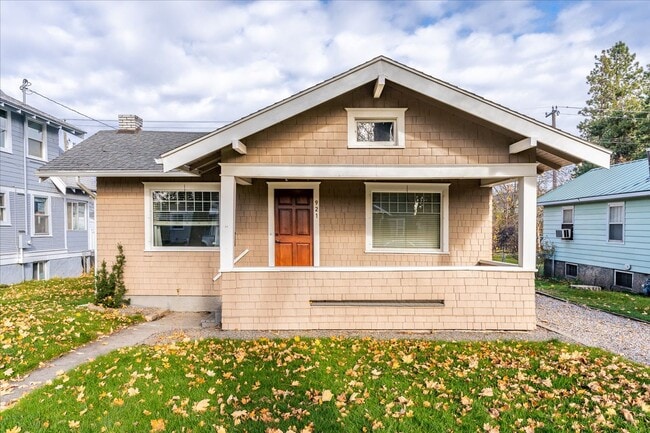 property at 921 E 32nd Ave
