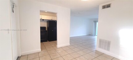 4251 NW 5th St, Unit 109 in Plantation, FL - Building Photo - Building Photo