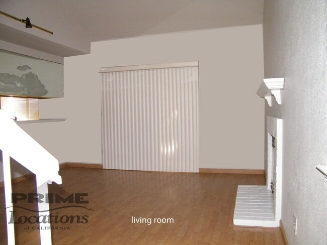 303 Canterbury Ave in Roseville, CA - Building Photo - Building Photo