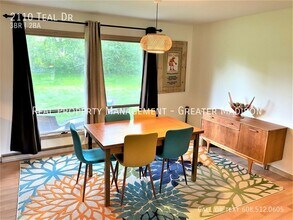 2110 Teal Dr in Madison, WI - Building Photo - Building Photo