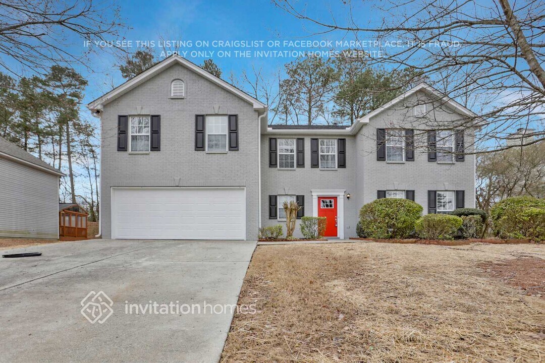 3422 Kittery Dr SW in Snellville, GA - Foto de edificio