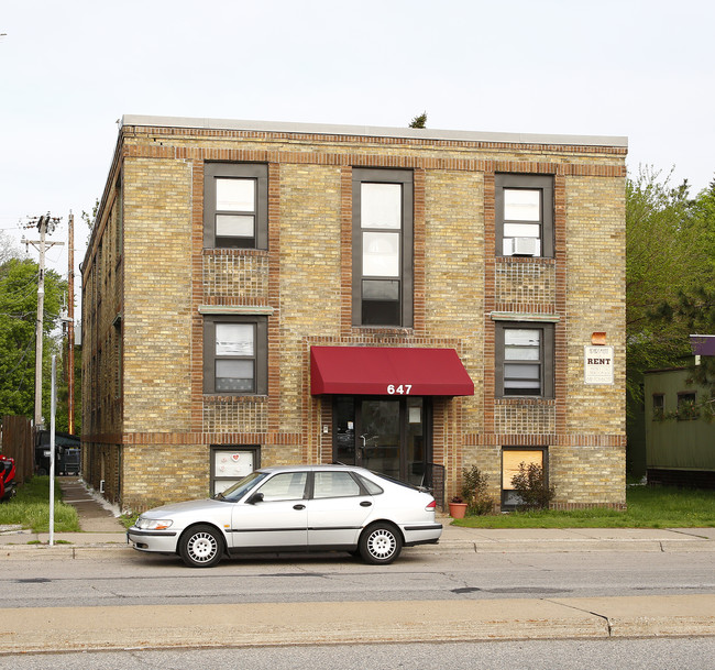 647 Snelling Ave N in St. Paul, MN - Building Photo - Building Photo