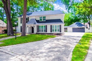 5607 Court of York in Houston, TX - Building Photo