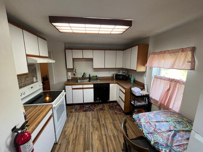property at 305 W Clayton Ave