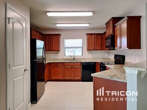 2467 Winnipeg Dr in Lakeland, FL - Foto de edificio - Building Photo