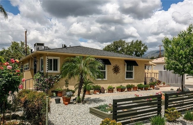 909 N Santa Anita Ave, Unit Main in Arcadia, CA - Foto de edificio - Building Photo