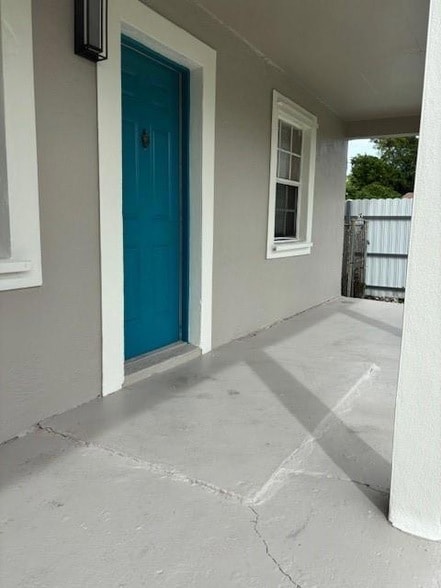 1260 Dr Martin Luther King Jr Blvd in Riviera Beach, FL - Building Photo - Building Photo