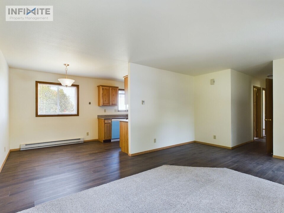 43 Arrowwood Dr in Bozeman, MT - Building Photo