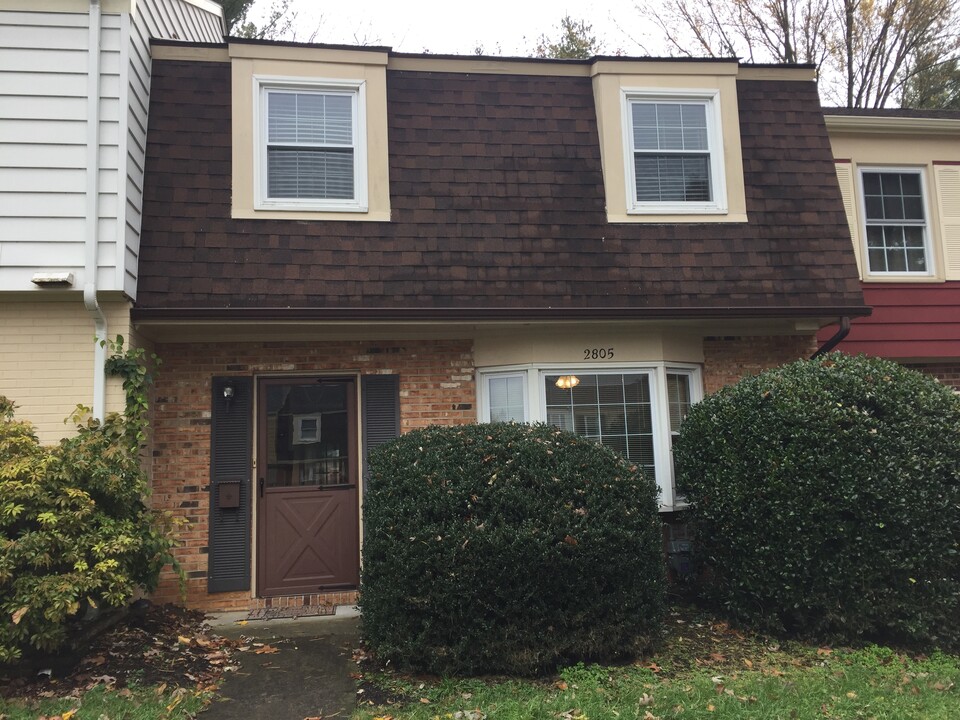 2805 Wellesley Ct in Blacksburg, VA - Building Photo