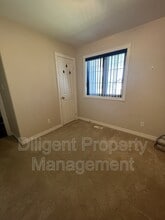 157 Milroy Dr in Peterborough, ON - Building Photo - Building Photo