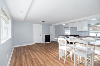 13 Washington St-Unit -3 in Beverly, MA - Foto de edificio - Building Photo
