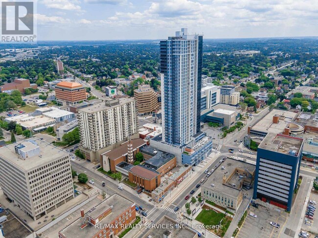 60-2760 Frederick St in Kitchener, ON - Building Photo - Building Photo