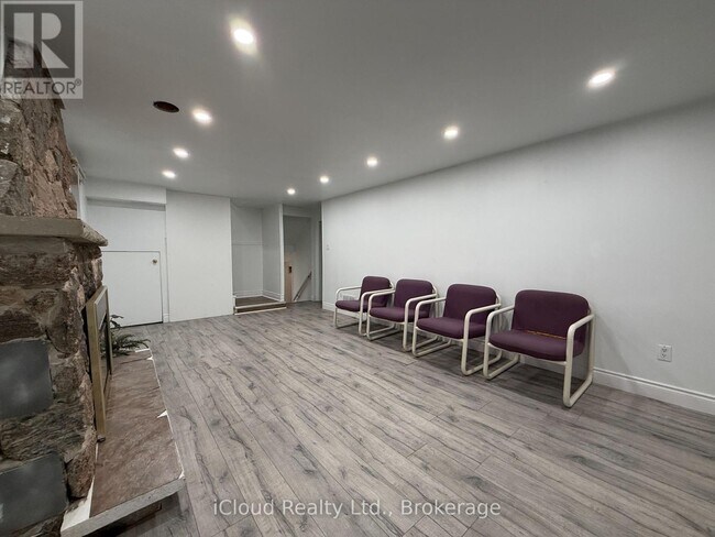 41 Manitou Crescent in Brampton, ON - Building Photo - Building Photo