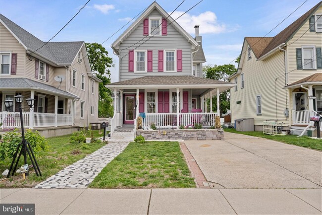property at 121 Cleveland Ave