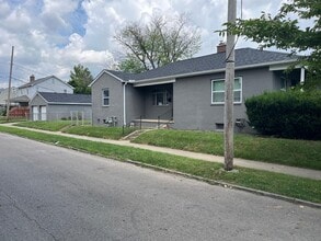 652 Woodbury Ave in Columbus, OH - Building Photo - Building Photo