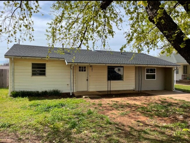 property at 305 S Cedar St