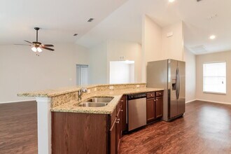 2146 Mirasol Dr in Winter Haven, FL - Building Photo - Building Photo