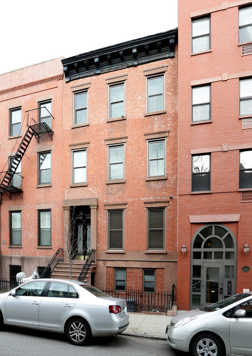 548 Henry St in Brooklyn, NY - Building Photo