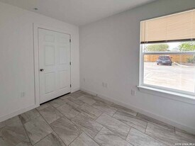 346 Ware Blvd in San Antonio, TX - Building Photo