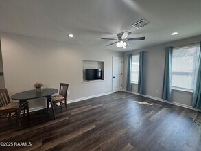 727 Tulane Ave in Lafayette, LA - Building Photo - Building Photo