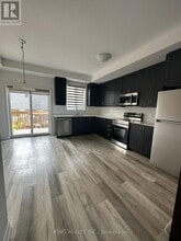 5000 Connor Dr in Grimsby, ON - Building Photo - Building Photo