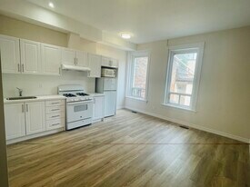 227 Spadina Av in Toronto, ON - Building Photo