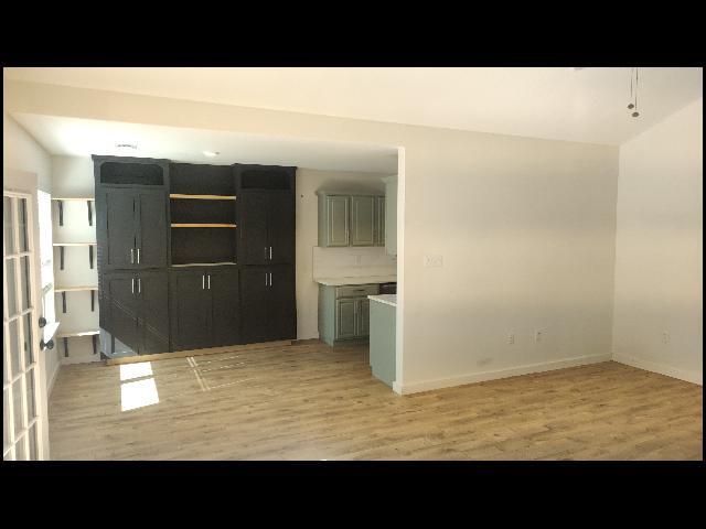 1350 N Parker St in Haskell, AR - Foto de edificio - Building Photo