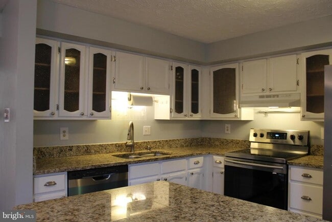 property at 6821 Montivideo Square Ct