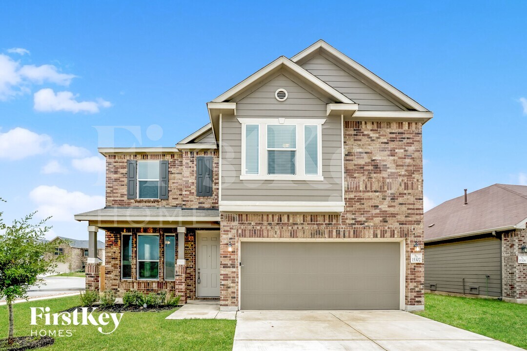 15302 Cascade Point in San Antonio, TX - Foto de edificio