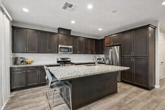 816 Wellington Pl in Petaluma, CA - Building Photo - Building Photo