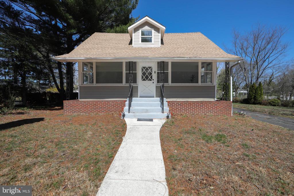 413 Deptford Rd in Glassboro, NJ - Building Photo