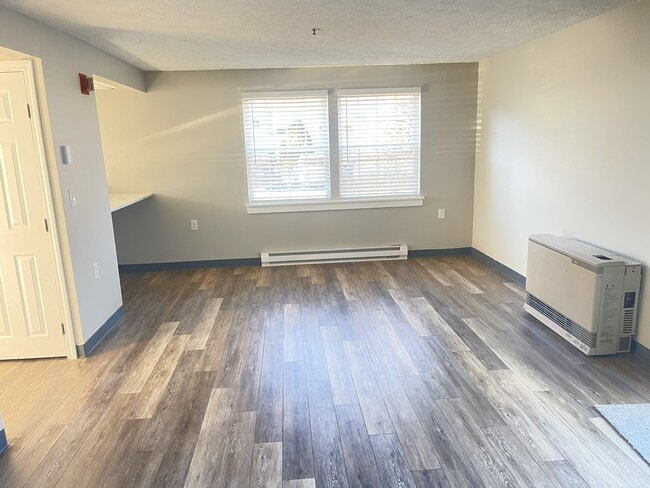 6 Pin Oak Dr in Scarborough, ME - Foto de edificio - Building Photo