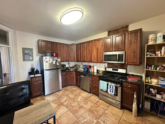 71 Pontiac St, Unit 2 in Boston, MA - Building Photo - Building Photo