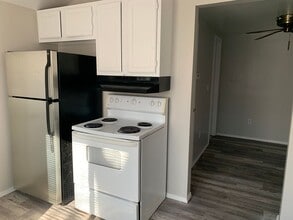 1428 1/2 W Harry St in Wichita, KS - Building Photo - Building Photo