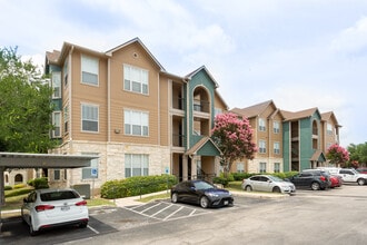 Mission Ranch Apartments in San Antonio, TX - Foto de edificio - Building Photo