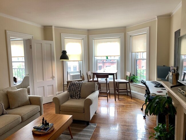 217 Newbury St, Unit 3F in Boston, MA - Building Photo - Building Photo