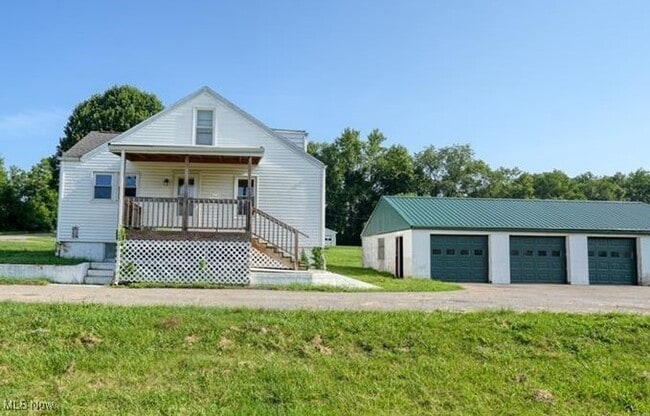 60 Liberty Rd in New Concord, OH - Building Photo - Building Photo