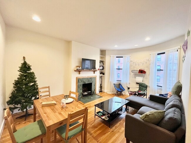 616 Columbus Ave, Unit 5 in Boston, MA - Foto de edificio - Building Photo