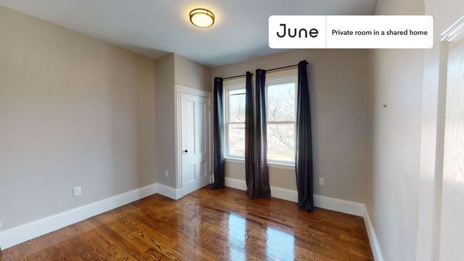 Private bedroom in 4 bed/2 bath Home in Boston, MA - Building Photo - Building Photo