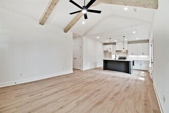 10 Briscoe Ln in Bella Vista, AR - Building Photo - Building Photo