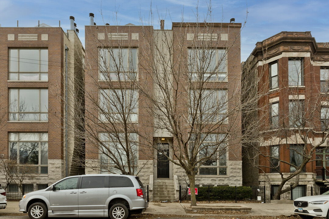 622 N May St in Chicago, IL - Building Photo