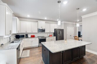 1667 Castleberry Ln in Buford, GA - Building Photo - Building Photo