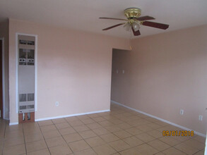 304 Texas St SE-Unit -D in Albuquerque, NM - Building Photo - Building Photo