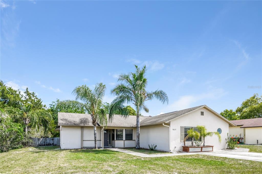 9637 Langan St in Spring Hill, FL - Building Photo