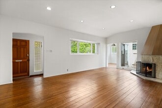 1018 Wellesley Ave in Los Angeles, CA - Building Photo - Building Photo