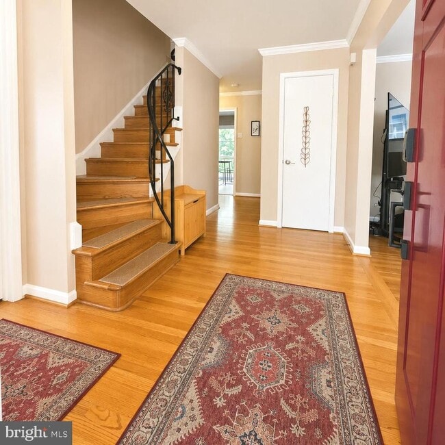 property at 4912 Bexley Ln