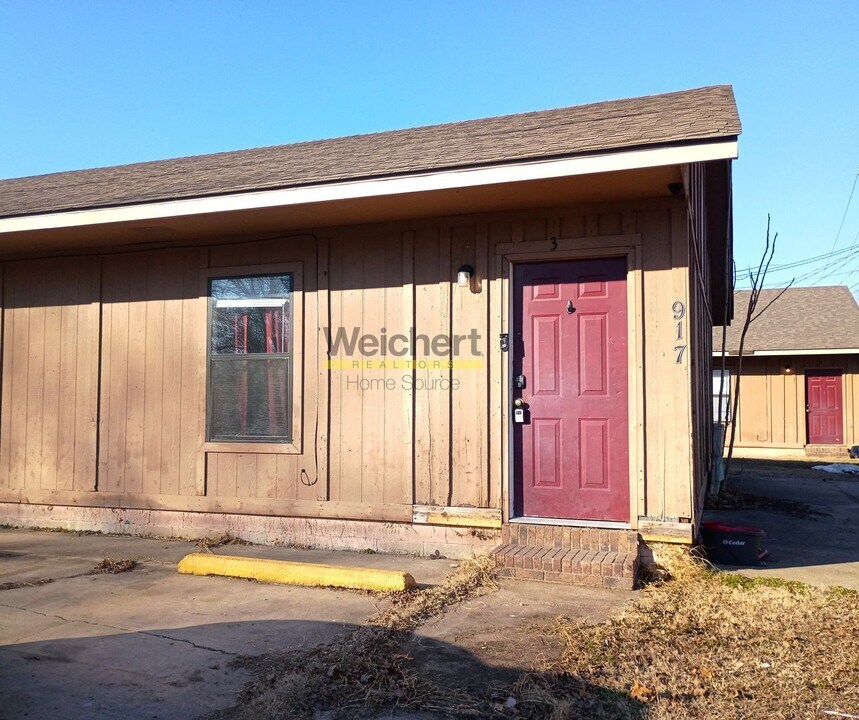 917 E Lake St in Paragould, AR - Building Photo